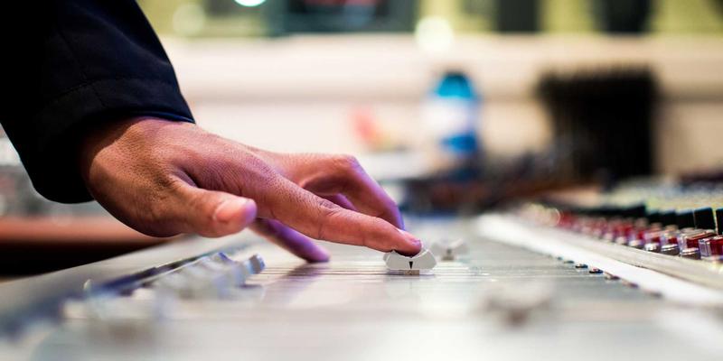 月饼定制新风尚:从节日礼品到情感载体的深度蜕变