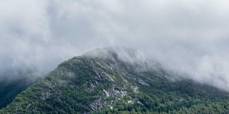 月饼礼盒定制如何赋能区域特产：打造地域文化名片的中秋节日礼品