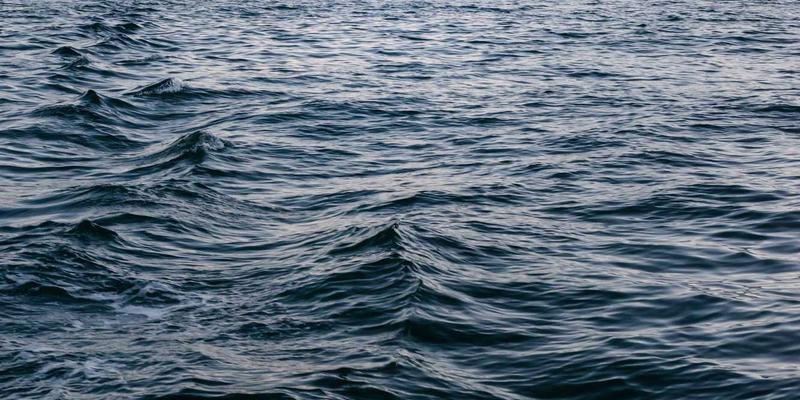 月饼礼盒定制新趋势：如何借力城市文化符号打造爆款地域限定款？