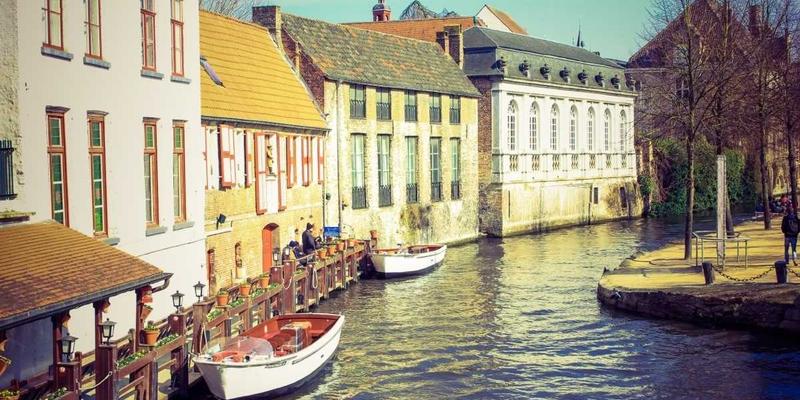 礼盒定制新风尚：代糖与功能性成分如何重塑企业采购的月饼礼盒